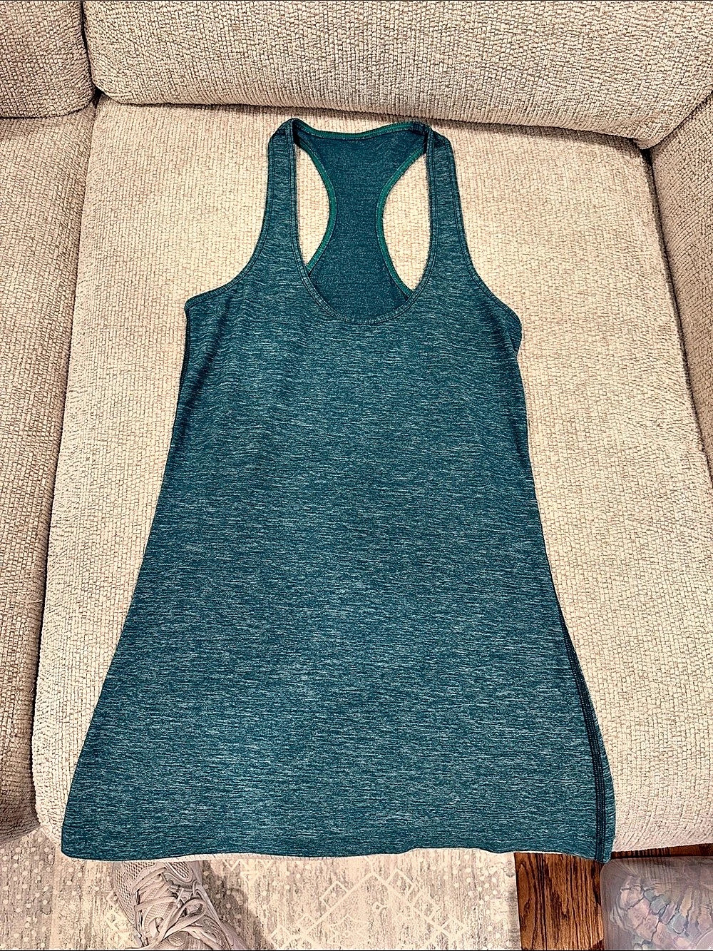 Lululemon Cool Racerback Tank Top in teal/Green color size 6 nulu